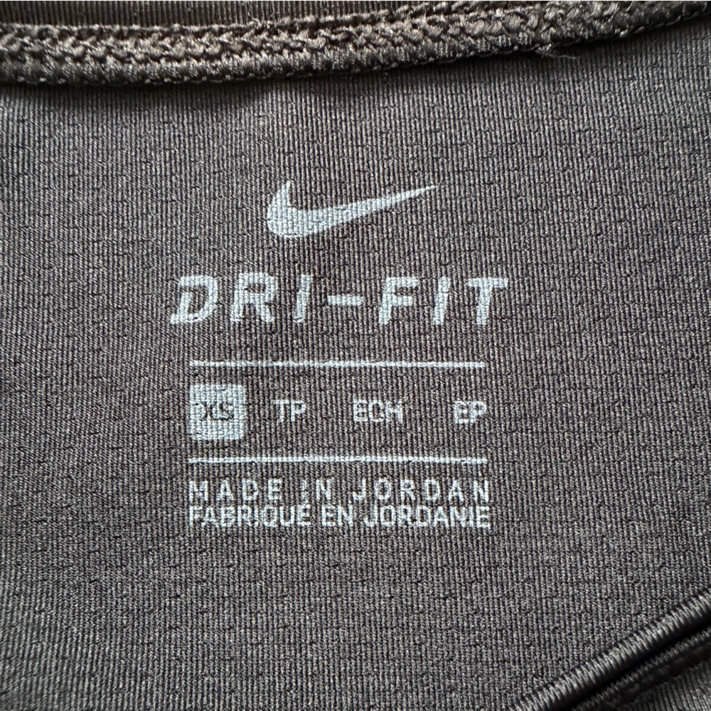 nike tee - Picture 5 of 5